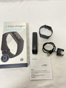 スマートウォッチ 腕時計 Fitbit Charge4 GPS搭載 フィットネストラッカー ブラック