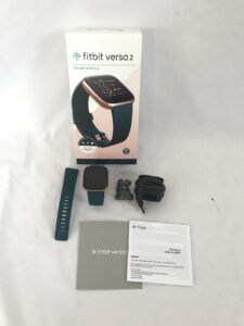 Fitbit Versa 2 フィットネストラッカー スマートウォッチ 腕時計 エメラルド カッパーローズ アルミニウム