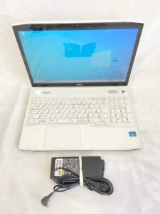 FUJITSU 富士通 LIFEBOOK AH77K White Windows 10 core i7 メモリ8GB HDD1TB