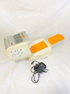 OMRON オムロン デジタル自動血圧計 HEM-1020