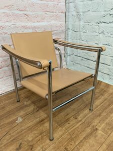 ル・コルビジェ LC１ バスキュラントチェア リプロ 椅子