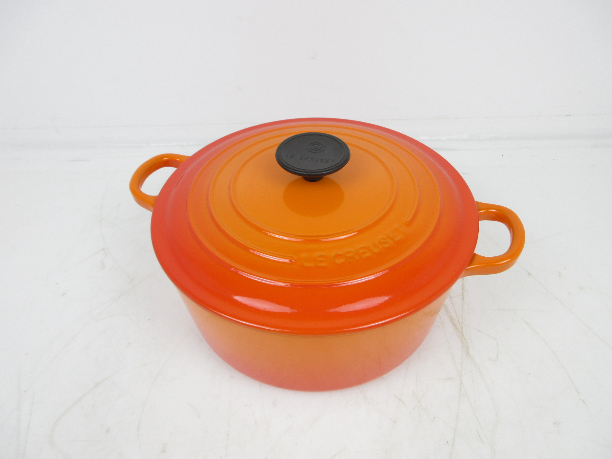 ル・クルーゼ(Le Creuset) 鋳物 ホーロー 鍋 両手鍋 鉄鍋 ココット・ロンド オレンジ