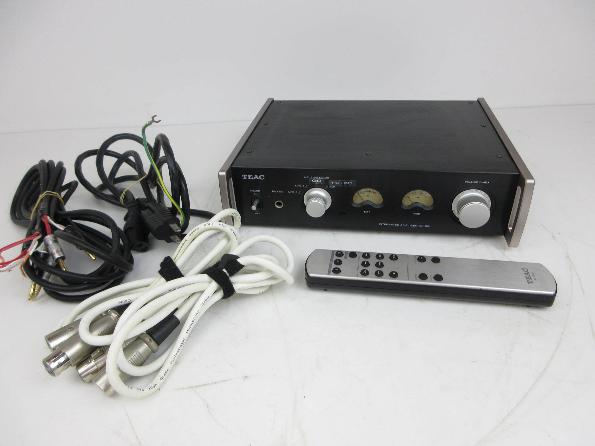 TEAC ティアック AX-501 ブラック バランス プリメイン アンプ
