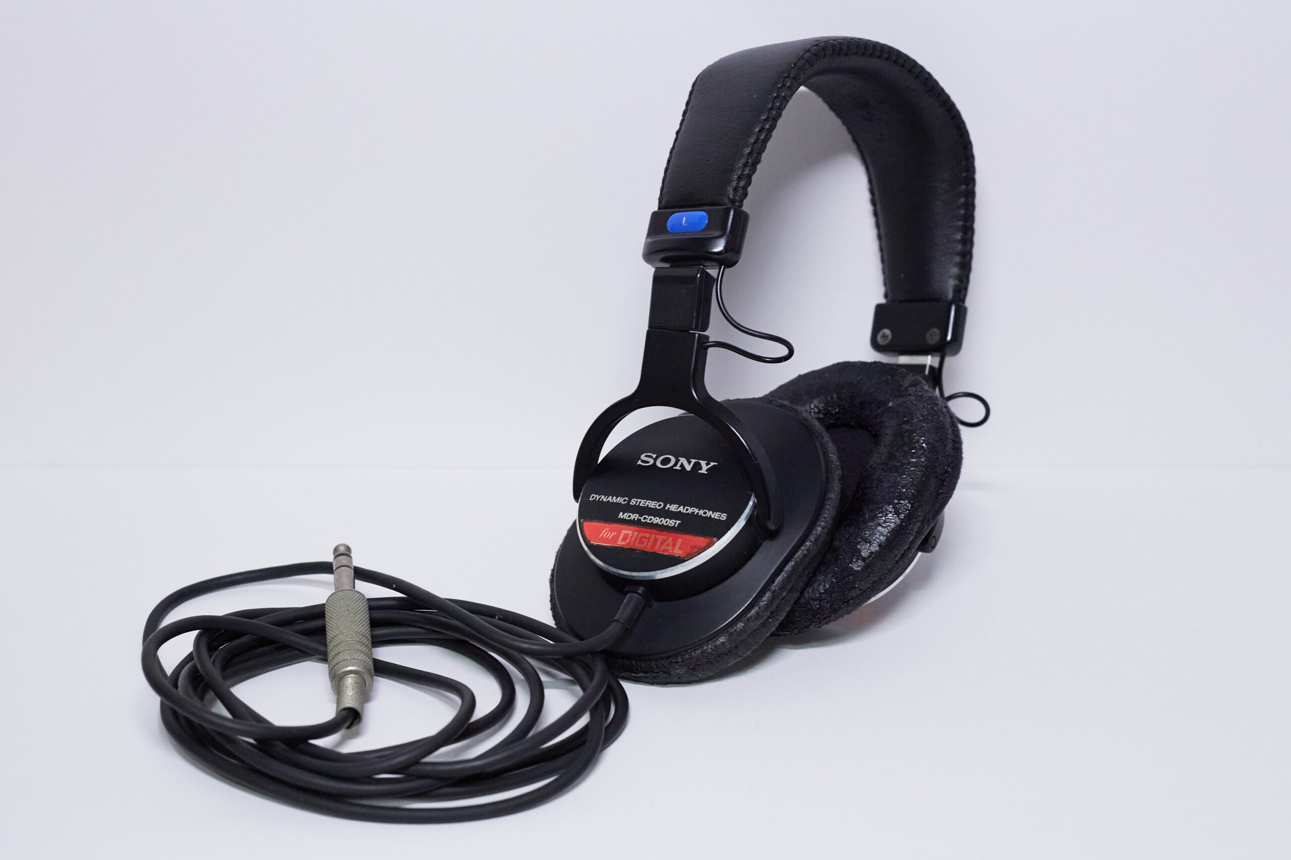 SONY 有線 密閉型スタジオモニターヘッドホン 黒 MDR-CD900ST