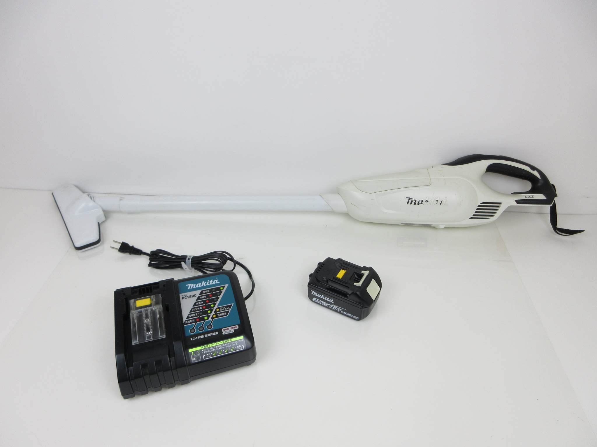 マキタ makita コードレス掃除機CL182FD