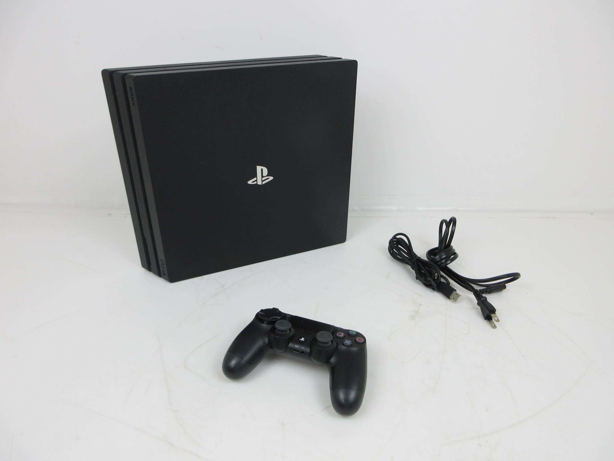 SONY PlayStation 4 (CUH-7200B)