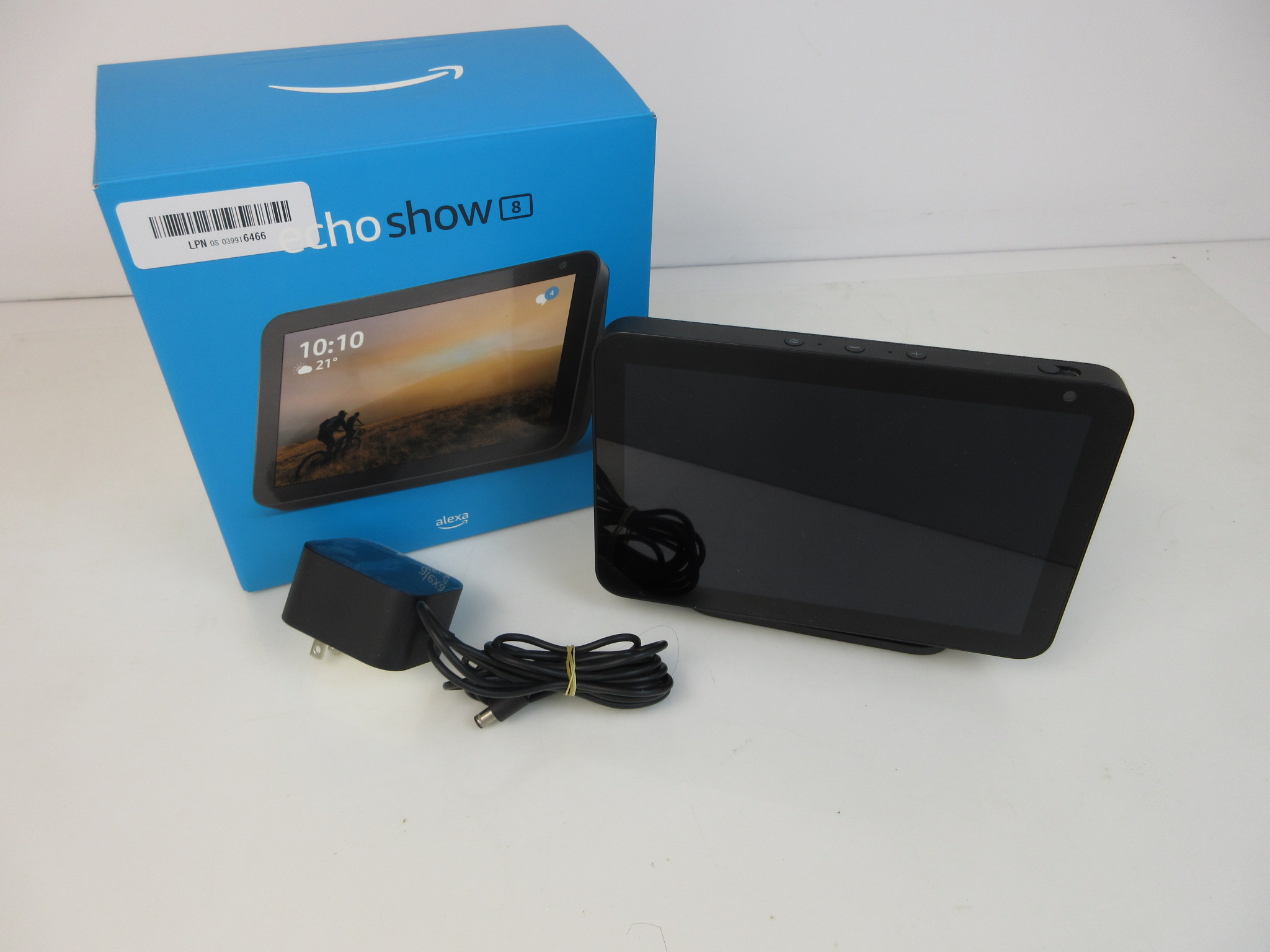 Echo Show 8 (エコーショー8) スクリーン付きスマートスピーカー