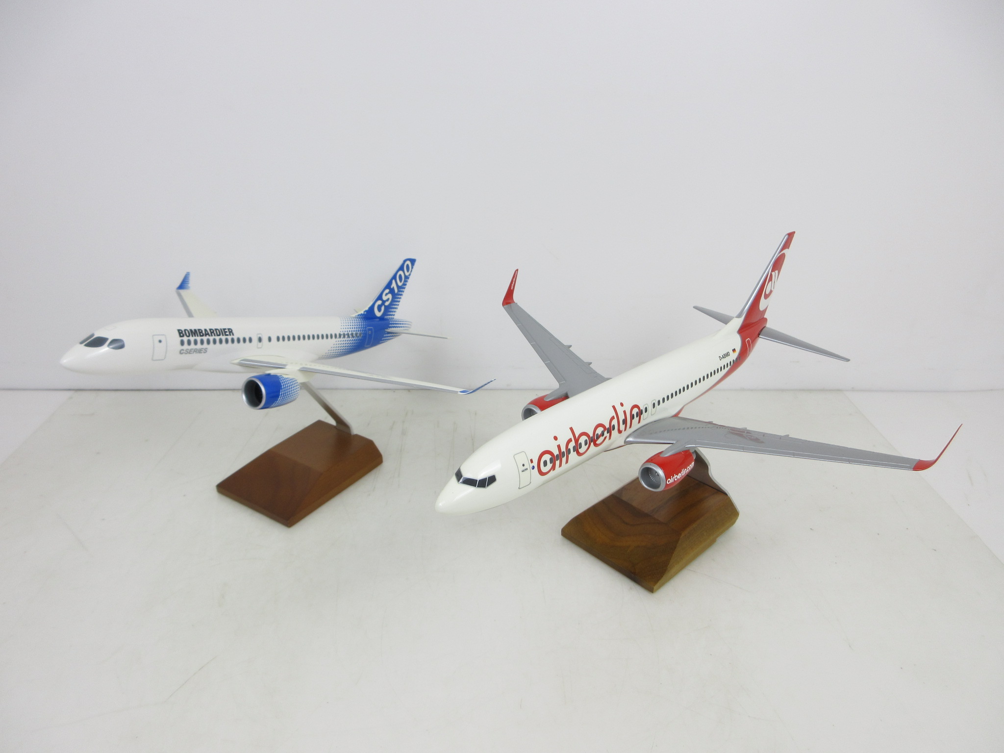 エアベルリン Albino ボンバルディア 飛行機模型