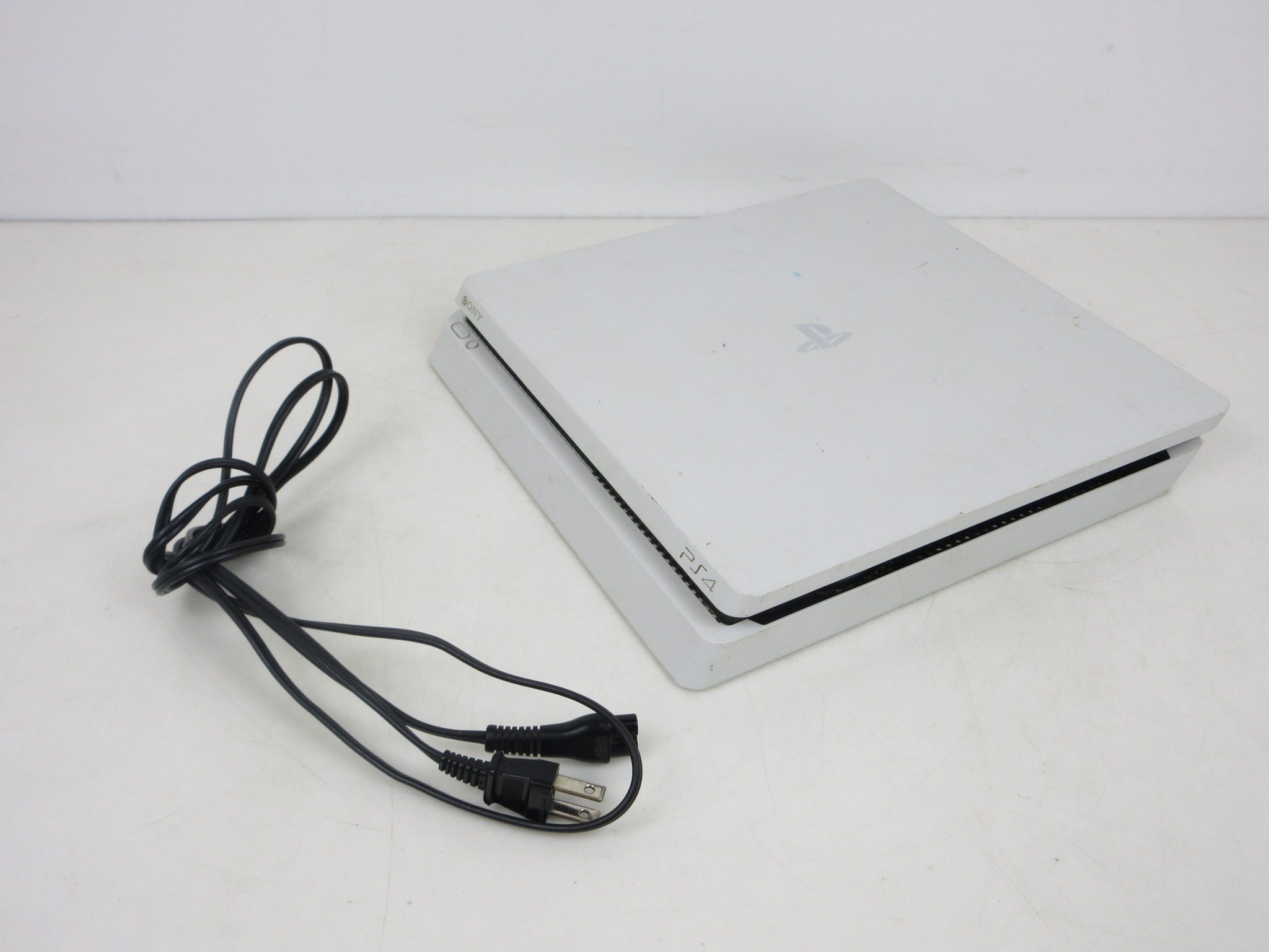 PlayStation 4 グレイシャー・ホワイト (CUH-2100AB02)