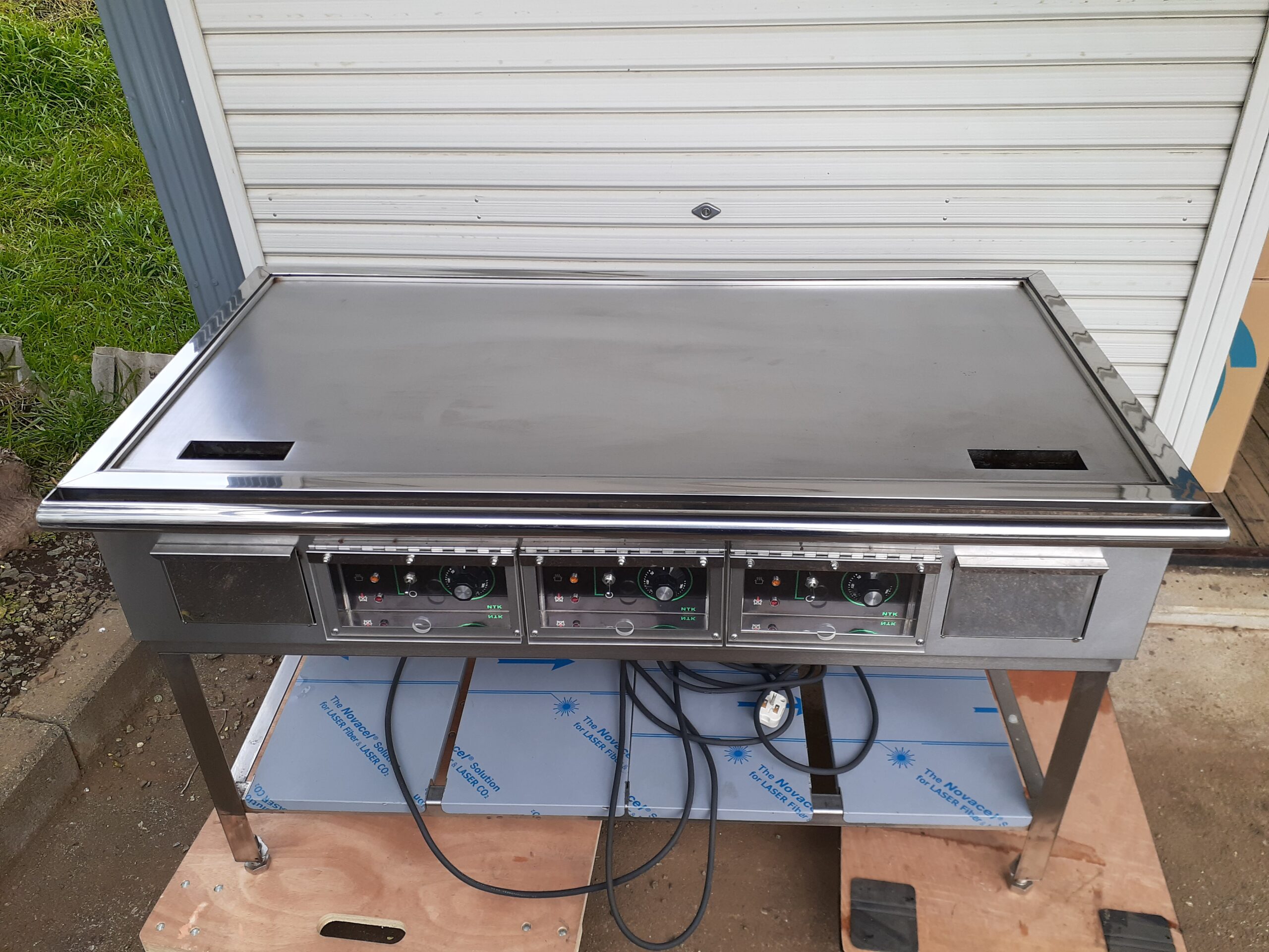 電気鉄板焼き器 NEG-12060-order 単相200V ナガテック工業株式会社