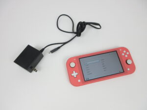 Nintendo Switch Lite コーラル