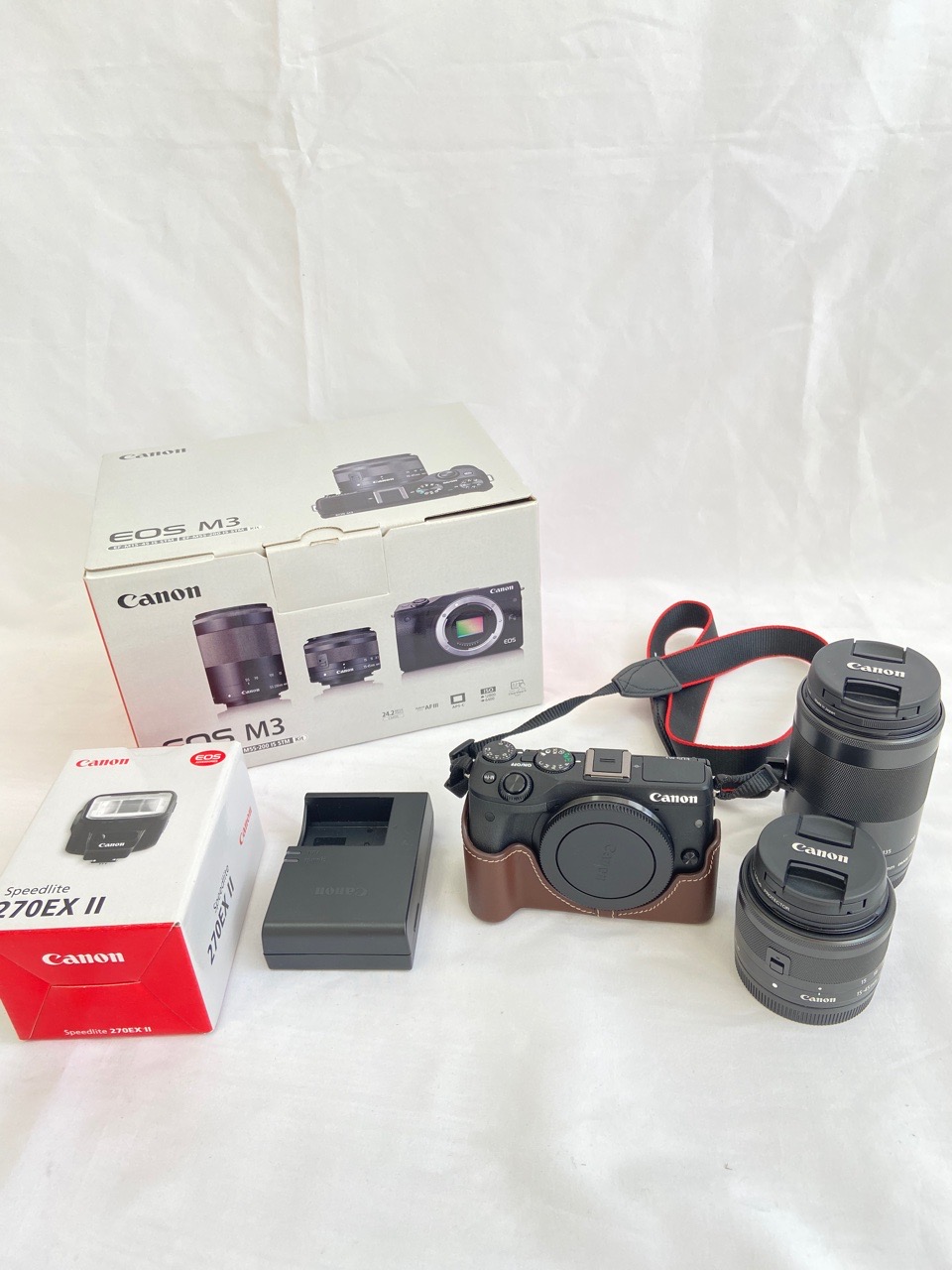 Canon ミラーレス一眼カメラ EOS M3 ダブルズームキット EF-M15-45mm