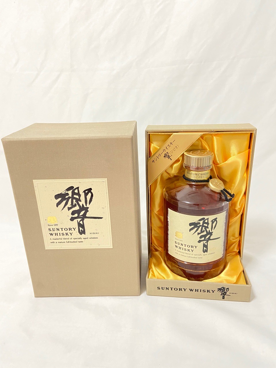 サントリー ウイスキー 響 旧ラベル 裏ゴールド 750ml ウイスキー