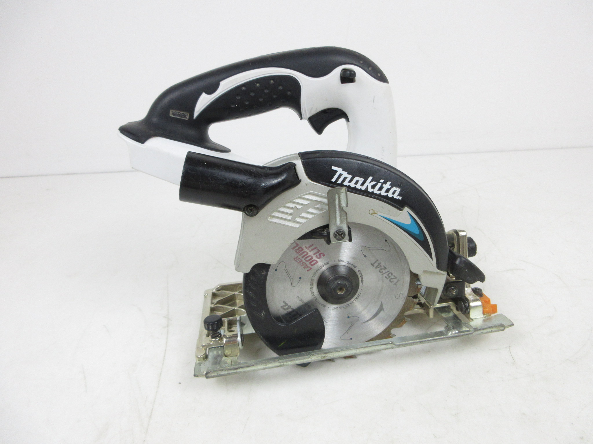 マキタ 充電式マルノコ 14.4V 125mm SS540D