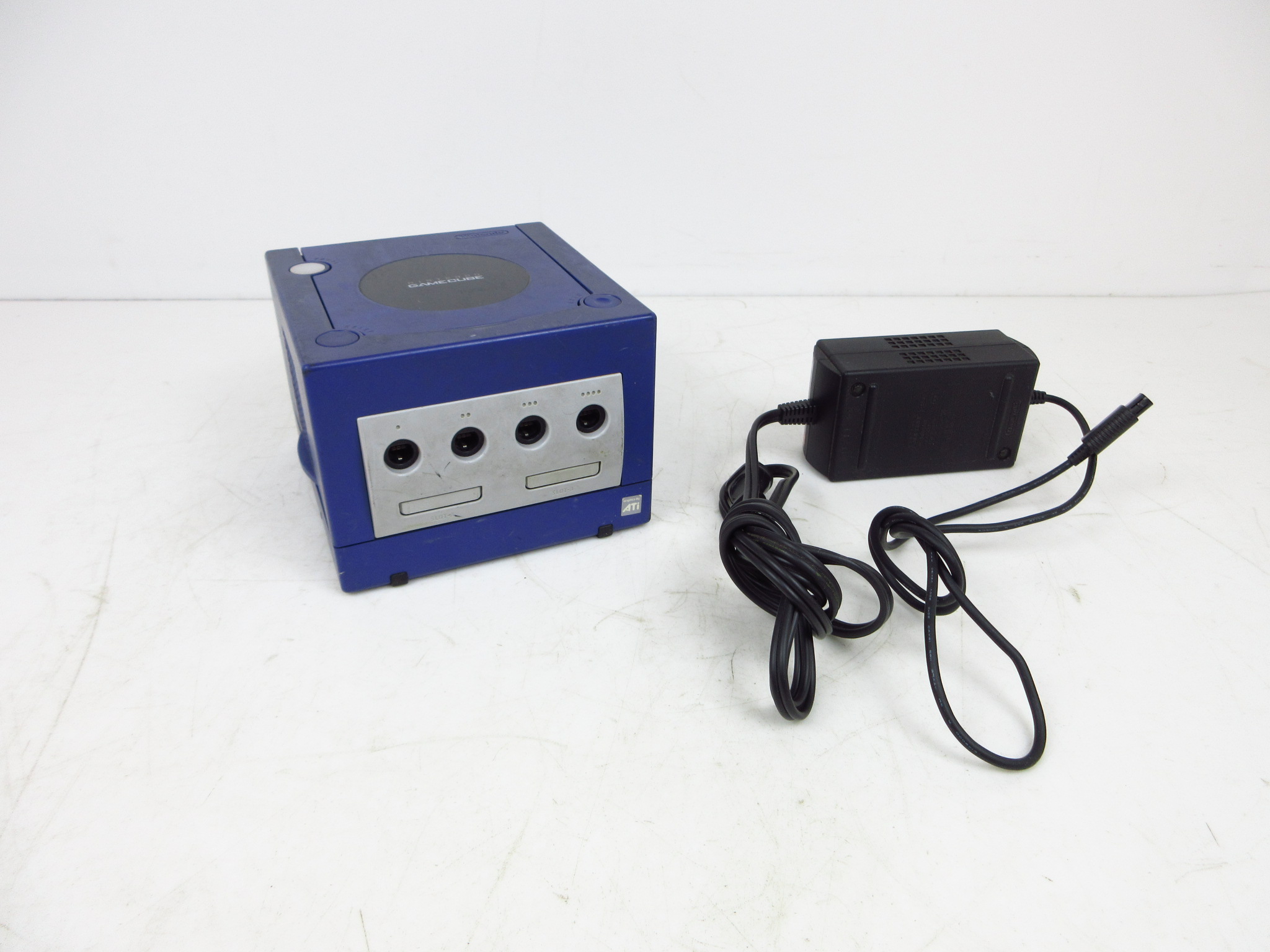 NINTENDO GAMECUBE 本体