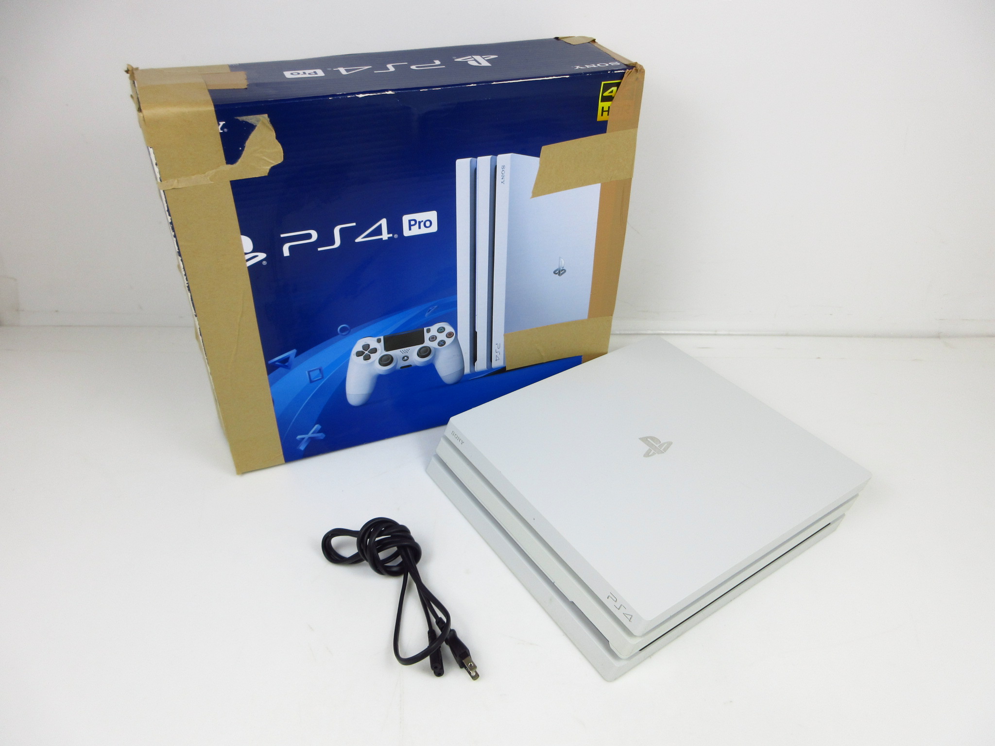 PlayStation 4 Pro 1TB CUH-7200B